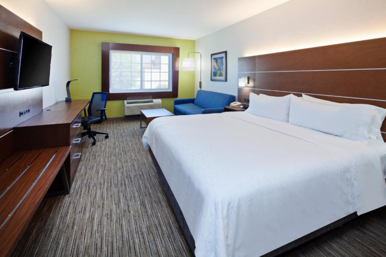 Bedroom 4, Holiday Inn Express & Suites RANCHO MIRAGE - PALM SPGS AREA, Riverside