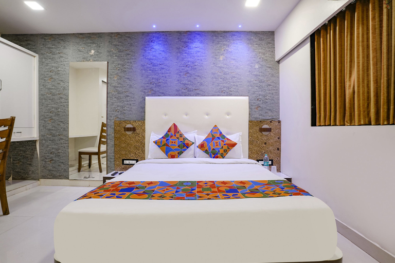 Bedroom 3, FabHotel Golden Star, Mumbai Suburban