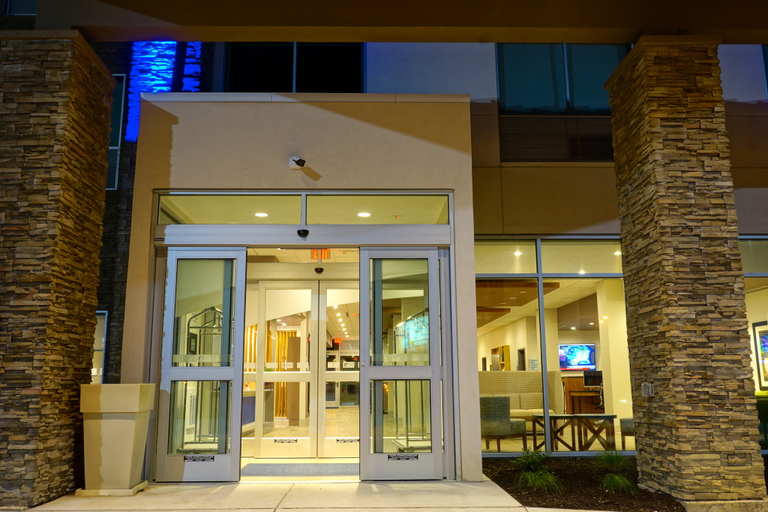 Exterior & Views 4, Holiday Inn Express & Suites OMAHA - MILLARD AREA, Douglas
