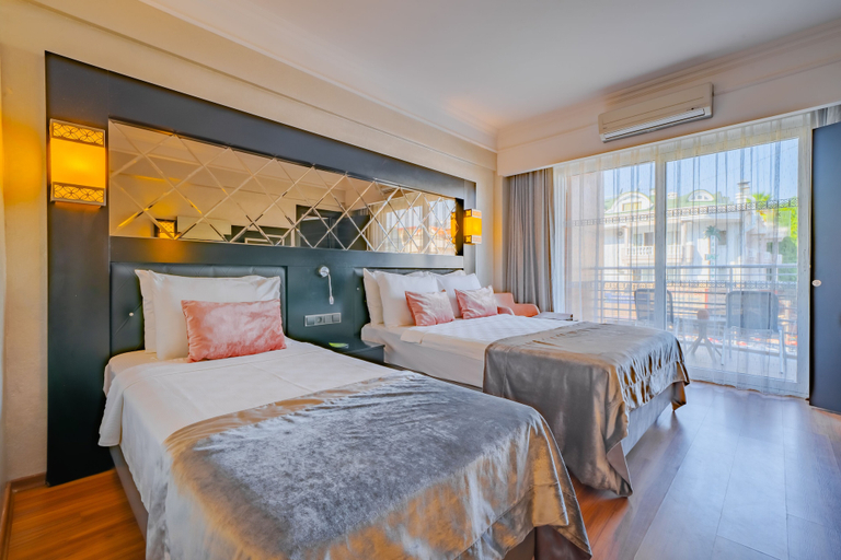 Bedroom 4, Prime Beach Hotel - All inclusive, Marmaris