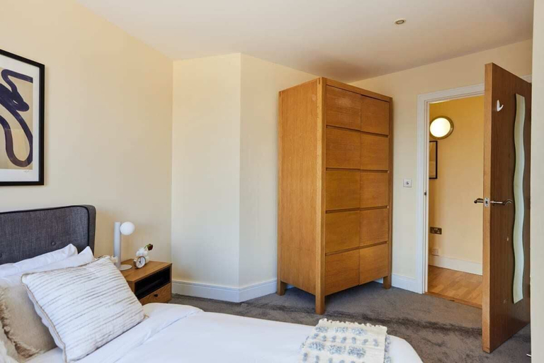 Bedroom 3, The Weavers Field Place - Classy 3bdr Flat With Terrace, London