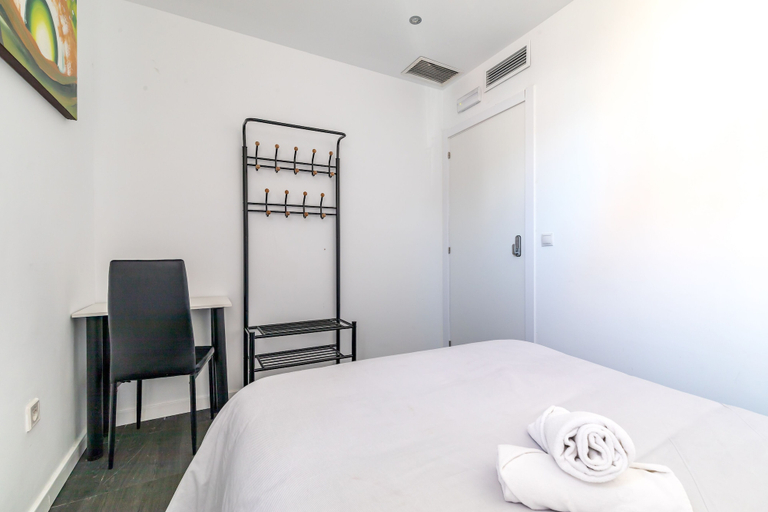 Bedroom 3, AYZ Ulises - Auto check-in property, Madrid