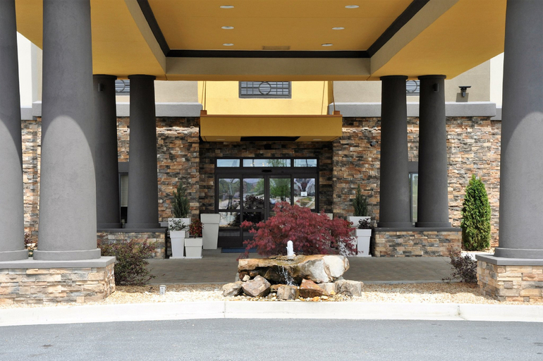 Exterior & Views 2, Holiday Inn Express & Suites PERRY-NATIONAL FAIRGROUND AREA, Houston