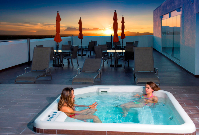Sport & Beauty 5, Holiday Inn Express & Suites QUERETARO, Querétaro