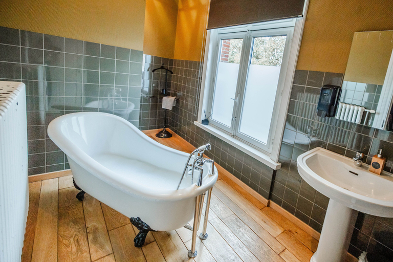 Bathroom 5, Roosendaelhof, Antwerpen