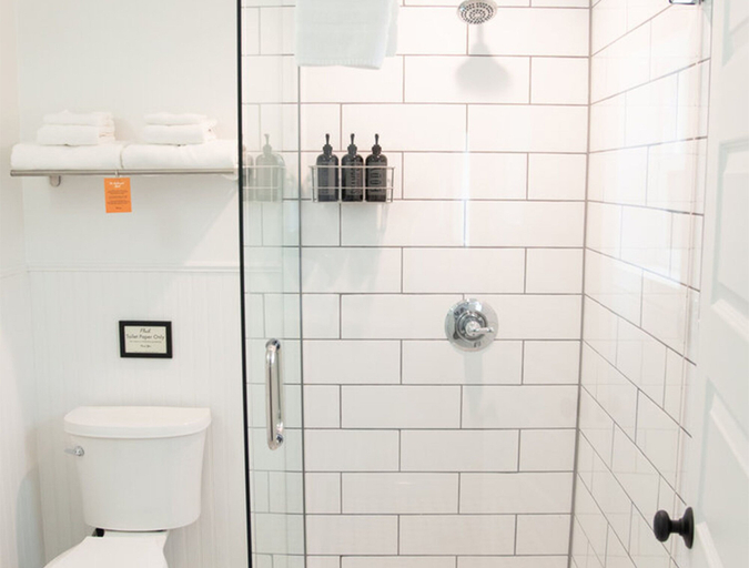 Bathroom 3, The Nightingale Motel, Archuleta