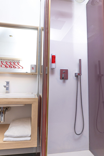 Bathroom 5, Yaas Hotel Dakar Almadies, Dakar