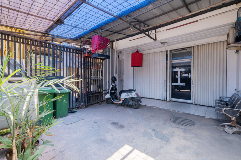 Others 4, RedDoorz near STAN, Tangerang Selatan