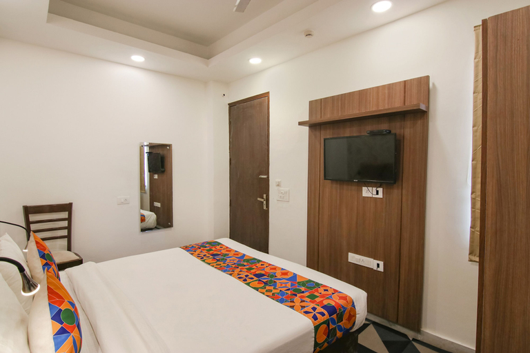 Bedroom 2, FabHotel Signature Luxe Inn - Chhattarpur, Delhi