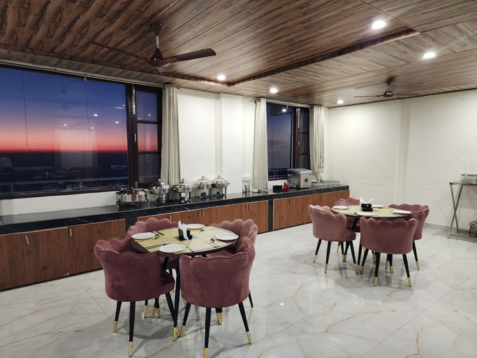 Business Facilities, Him Hilton Luxury Hotel, Solan