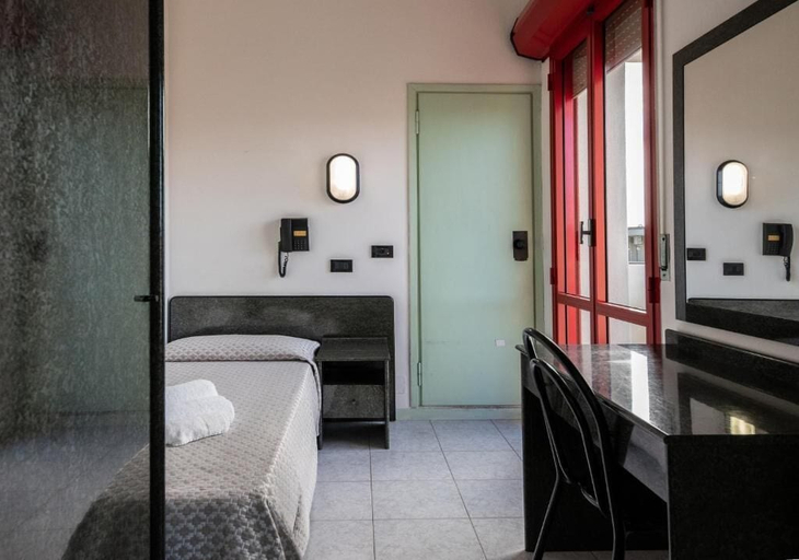 Bedroom 3, Hotel Nobel, Rimini