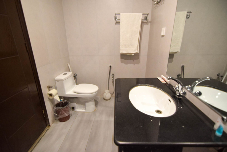 Bathroom, Mount Feast Hotel, Hazara