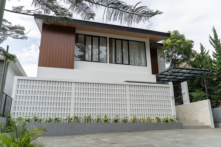 Exterior & Views 2, Sunrise City View Villa 9 Bedrooms With a Private Swimming Pool and a Billiard Table, Bandung