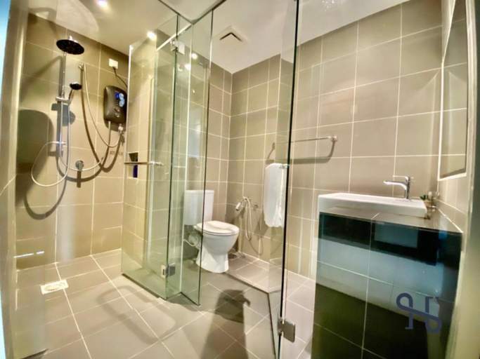 Bathroom 3, Homesuite' Home at Aeropod SOVO, Kota Kinabalu