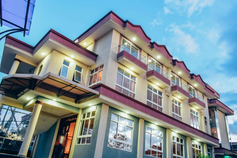 Exterior & Views