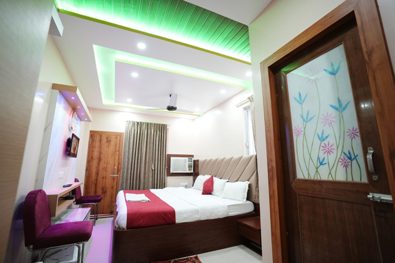 Bedroom 1, Goroomgo Ashray Puri, Puri