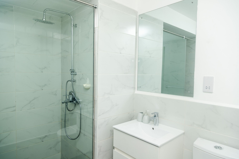 Bathroom 4, Embassy Gardens, Accra