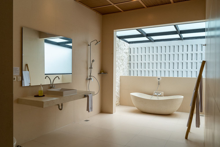 Bathroom 4, Sunrise City View Villa 9 Bedrooms With a Private Swimming Pool and a Billiard Table, Bandung