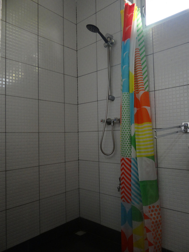 Bathroom 4, Sutopia Holiday Resort, Meerzorg