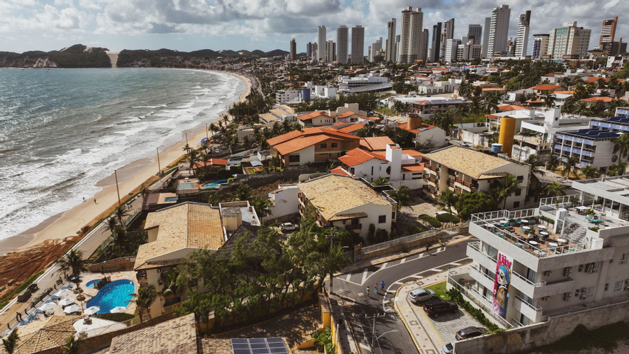 Exterior & Views 10