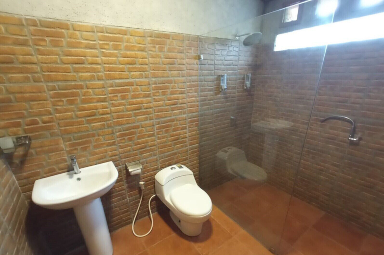 Bathroom 3, Kampung Turis Resort & Waterpark, Karawang