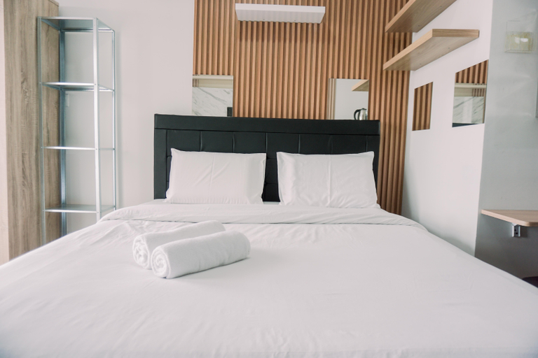 Bedroom 2, Simply Look Studio at Amazana Serpong Apartment By Travelio, Tangerang Selatan