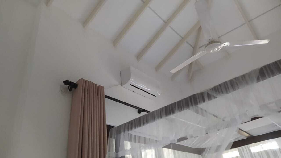Others 5, White Villa, Tangalle