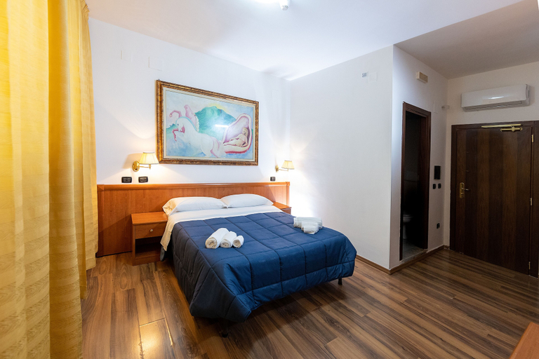 Bedroom 3, Pompeii Ruins Hotel, Napoli