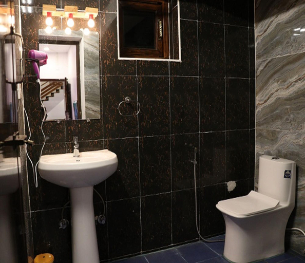 Bathroom 3, Thaalam-an ayurvedic Resort, Salem