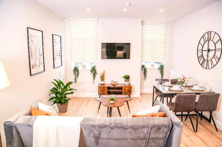 Others 4, Shrewsbury apartments by BEVOLVE - Free Parking , Shropshire