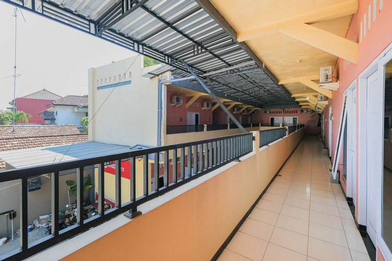 Exterior & Views 5, RedDoorz Syariah near RSUD Tuban, Tuban