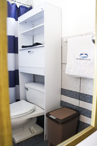 Bathroom 5, Los Delfines de Chicama, Ascope