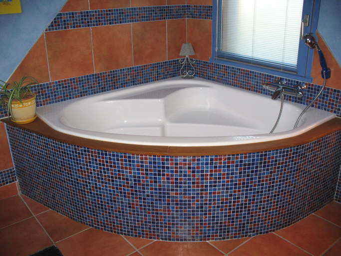 Bathroom 5, Le Murier, Deux-Sèvres