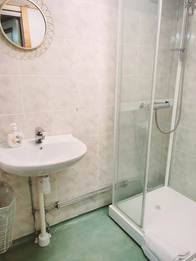 Bathroom 4, Nymans Bed & Breakfast, Karlsborg