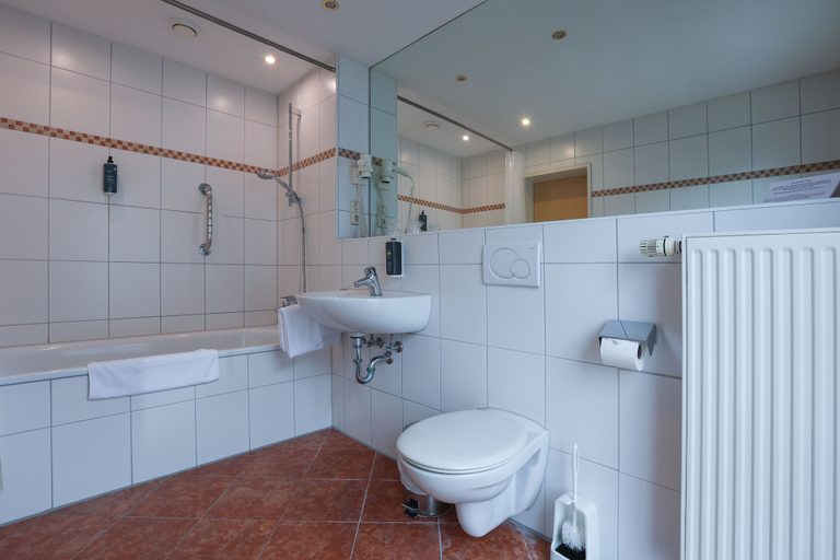 Bathroom 5, Arthotel ANA Panorama, Trademark Collection by Wyndham, Ostallgäu