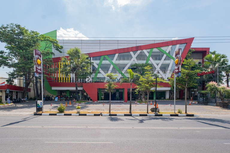 Exterior & Views 2, RedDoorz Premium @ Jalan Veteran Bojonegoro, Bojonegoro