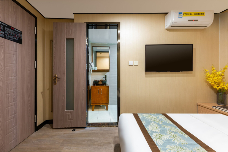 Bedroom 2, East Sacred Hotel ( the Forbidden City San Li Tun), Beijing