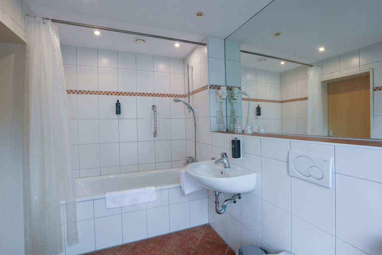 Bathroom 5, Arthotel ANA Panorama, Trademark Collection by Wyndham, Ostallgäu