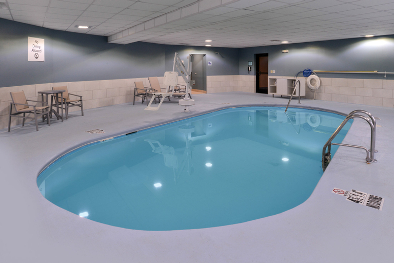 Holiday Inn Express & Suites RALEIGH NE - MEDICAL CTR AREA, Wake