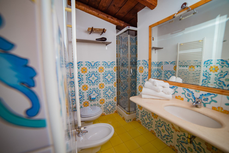 Bathroom 5, Hotel Villa Rizzo Resort & Spa, Salerno