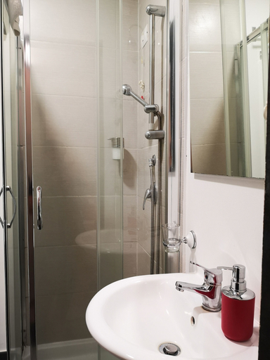 Bathroom 4, Hotel Valentino, Catania