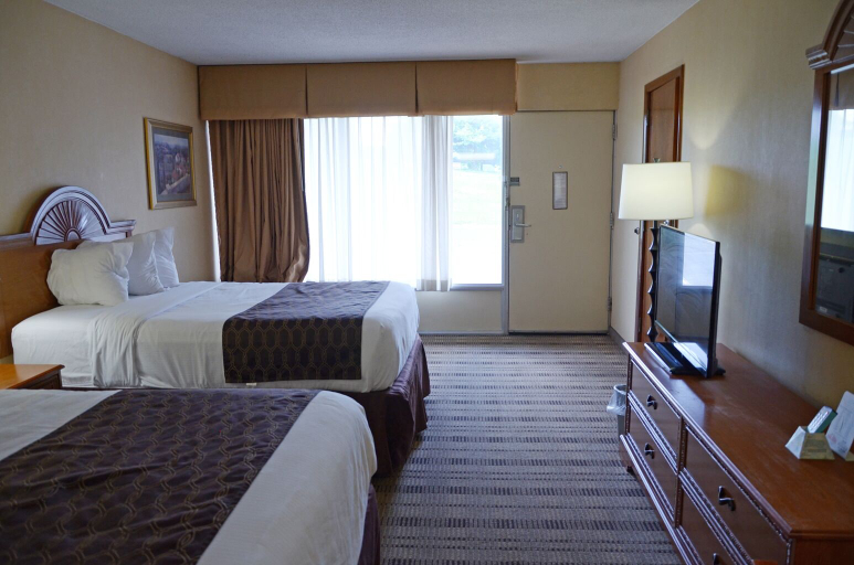Bedroom 4, Rodeway Inn, Lynchburg