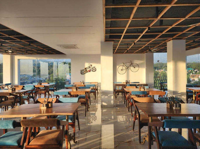 Food & Drinks 4, Portola Hotel By Parkside, Kangra