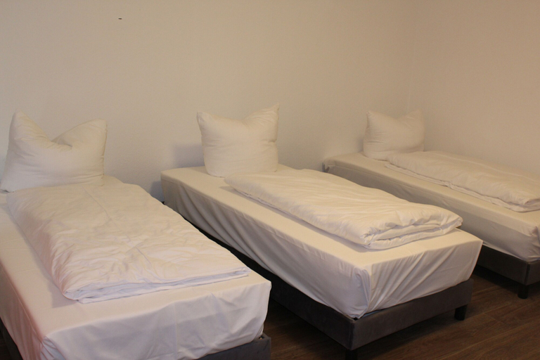Bedroom 4, Rasthaus Hotel Schackendorf, Segeberg