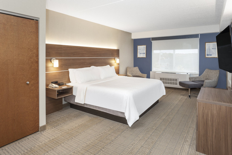 Bedroom 2, Holiday Inn Express & Suites LONG ISLAND-EAST END, Suffolk