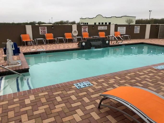 Sport & Beauty 3, Holiday Inn Express & Suites RIO GRANDE CITY, Starr