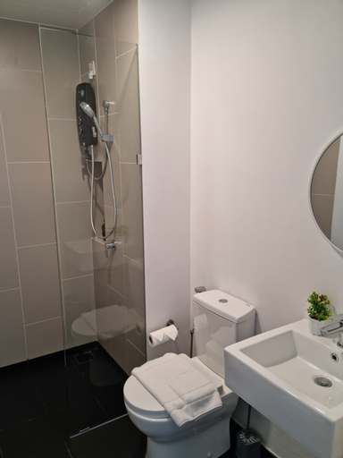 Bathroom 10