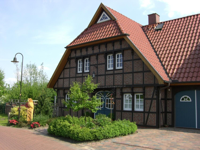Exterior & Views 2, The Cosy Home, Heidekreis