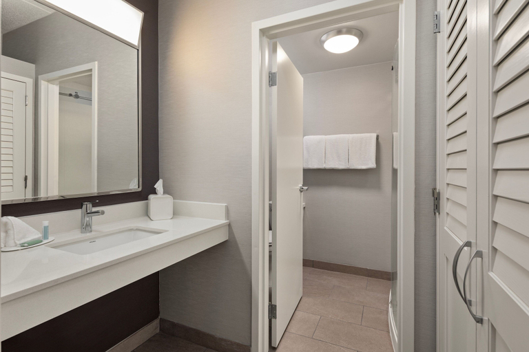 Bathroom 4, Courtyard Chicago Waukegan/Gurnee, Lake