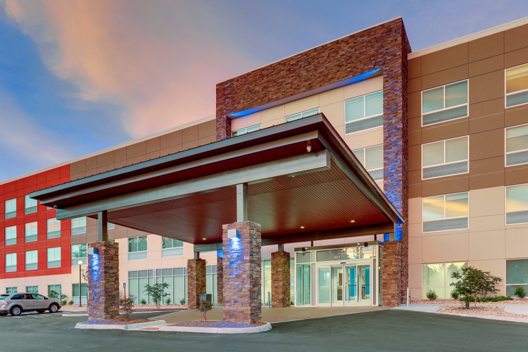 Exterior & Views 2, Holiday Inn Express & Suites ROANOKE – CIVIC CENTER, Roanoke City